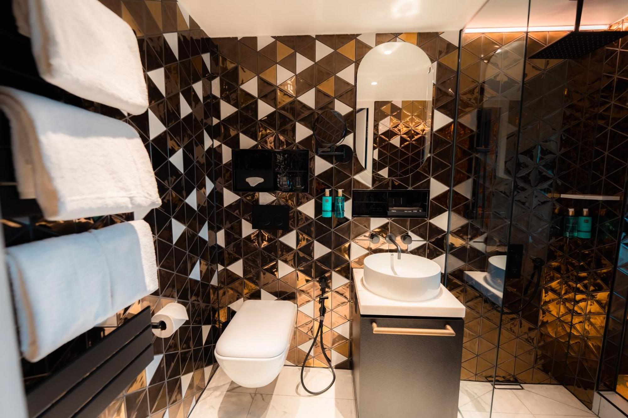 Five Zurich - Luxury City Resort Exterior photo Bathroom